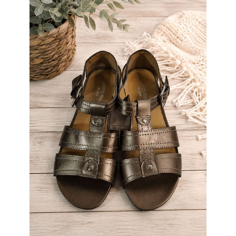 Canyon River Blues Metallic Gold Leather Sandals 7.5 Women's Sarah Buckle Shoes